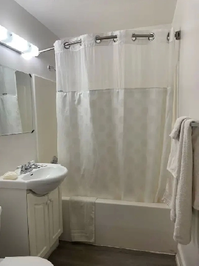 Fully Furnished motel room with Queen sized beds for $69 per day Image# 2