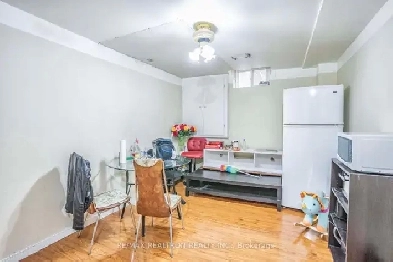 1 BEDROOM BASEMENT APARTMENT FROM NOV 1 NEAR SHERIDAN COLLEGE Image# 1