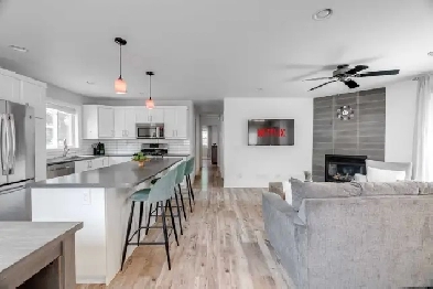 FURNISHED 2bedroom 2bathroom - Upper Unit in Byron Village Image# 1