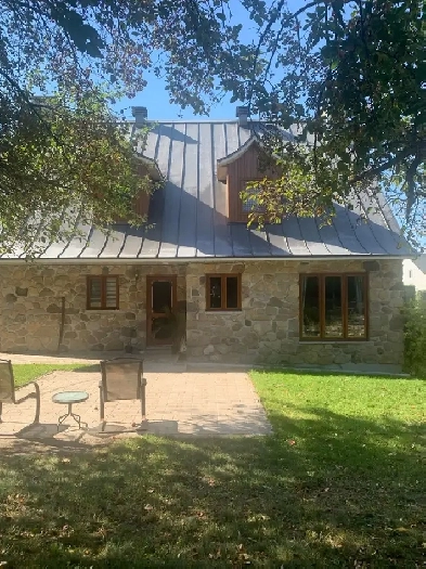 Magnifique maison en pierres à vendre Image# 2