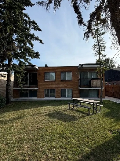 BOW TRAIL convenient 2 bedroom! Image# 1