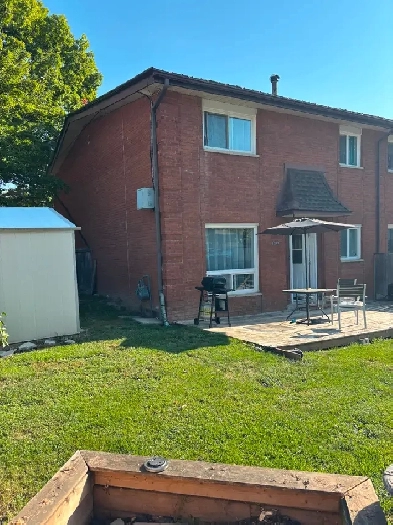 BURLINGTON TWO BEDROOM TOWNHOUSE Image# 1