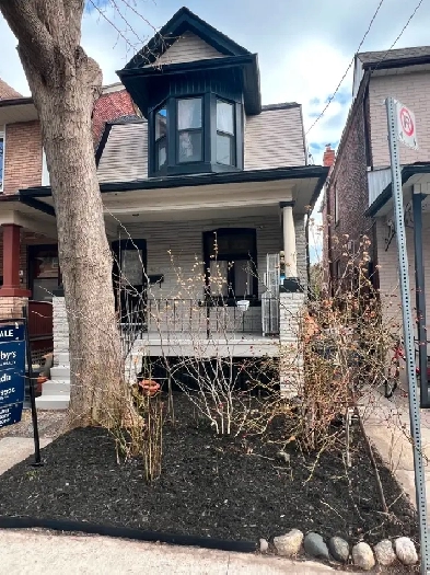 Nov 1st Dupont Ossington Beautiful Room Female Student/Pros Image# 1