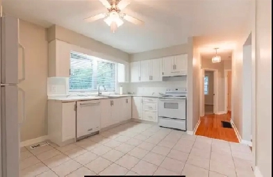 Main level house for rent Image# 1