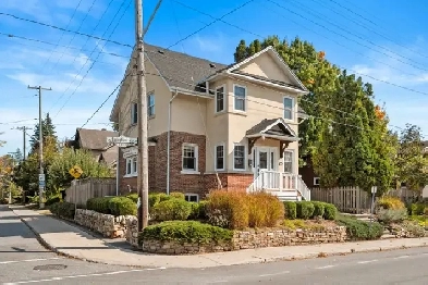 2 bed/2 bath house for sale in Lindenlea- Open House Oct 4, 2-4 Image# 2