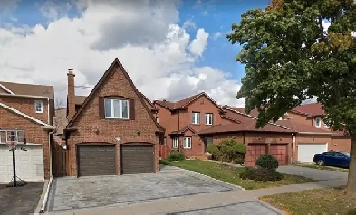 2nd Floor Ensuite Bedroom   Bathroom for Rent | Female Only Image# 1