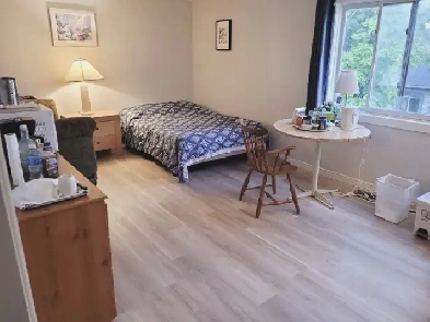 Large Master Bedroom Ensuite with Private Bathroom Image# 1