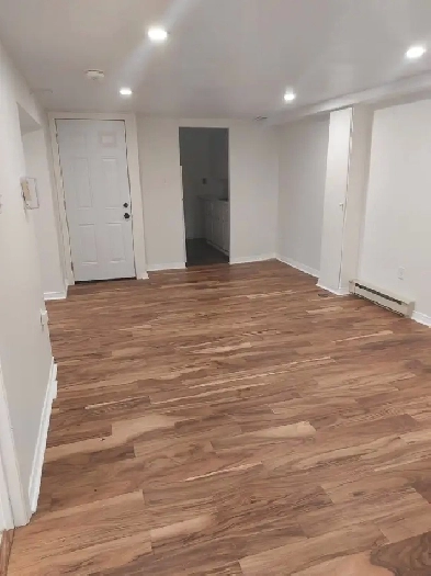 Cozy 1 Bedroom   Den with bright windows and private entrance Image# 1