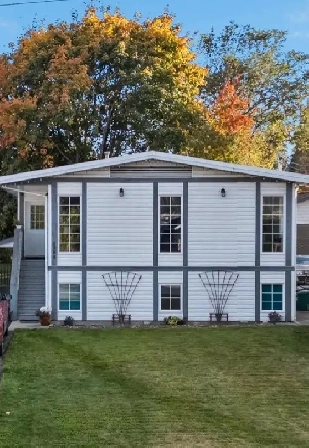 For Rent 3 bed/1.5 baths upper level house Image# 1