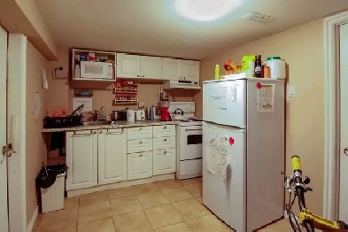 ROOM for rent ,step to MOHAWK,FROM 1 ST NOVEMBER Image# 3
