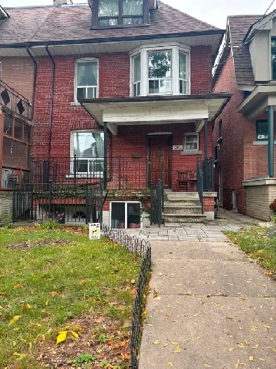 2 Bedrooms apartment for rent in the heart of Little Italy Image# 1