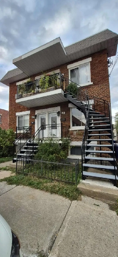 Appartement à louer - 4 ½ Pont-Viau 49 Rue de Berri Image# 1