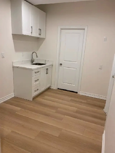 Beautiful 1 bedroom suite in basement in Wasaga Beach Image# 1