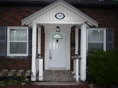 Furnished & All Inclusive Main Flr 1 Bedroom Apt in Streetsville Image# 1