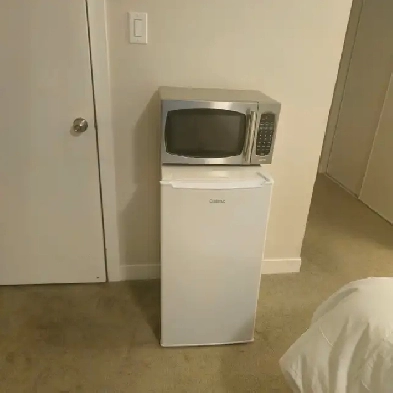 Fully furnished basement room in Barhaven area of the ridge Image# 1