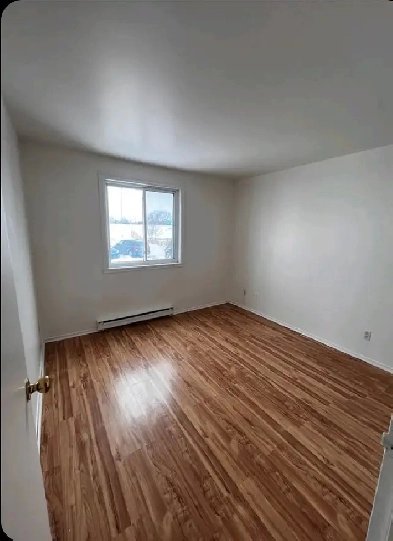 5 1/2 LIBRE à La Prairie à côté A132 à2pas. Pont Champlain 7min Image# 1