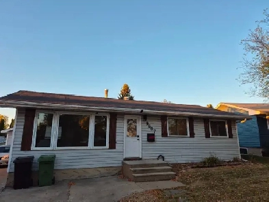 4 bed 2.5 bath house for rent in fort saskatchewan Image# 5