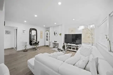 Furnished 2 bedroom Apartment in Kitsilano. Image# 1