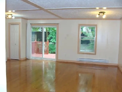 Spacious Westboro 1 Bedroom (850 sq ft) - All Inclusive Util/Par Image# 1