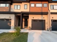 2 Storey townhouse for rent in Welland Image# 1