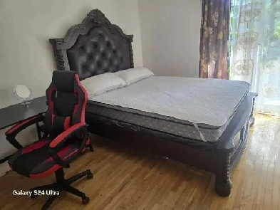 COLOC - CHAMBRE DES MAÎTRES BEAU BALCON VUE IMPRENABLE SUR RUE Image# 1