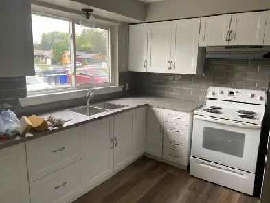 Beamsville 2-Bedroom Apartment – $1,700   Hydro – Renovated Image# 1