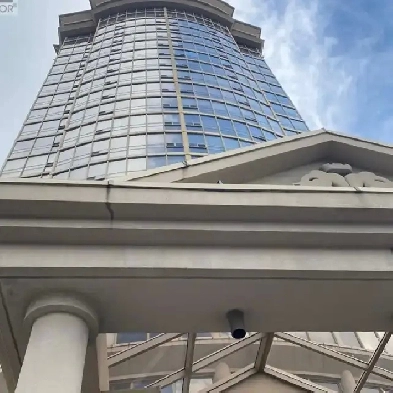 Renting unit 605, 50 Eglinton West, Mississauga Image# 1