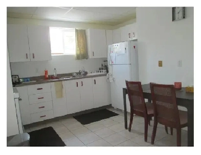 Chambre pour Étudiante près CEGEP à Sherbrooke Image# 1