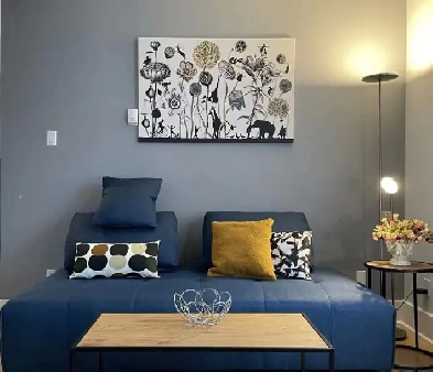 SuperLocation-metro du college-max 7of family/2-3 students share Image# 1