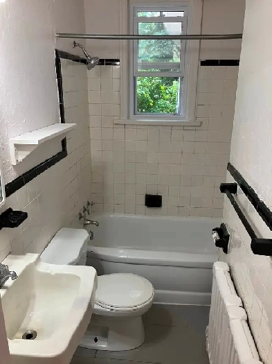 Glebe Bachelor/Studio Apartment for Rent (190 Powell Ave) Image# 1