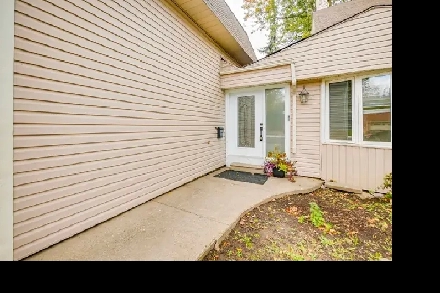 1 Bedroom Upper Level Apartment For Rent Image# 1