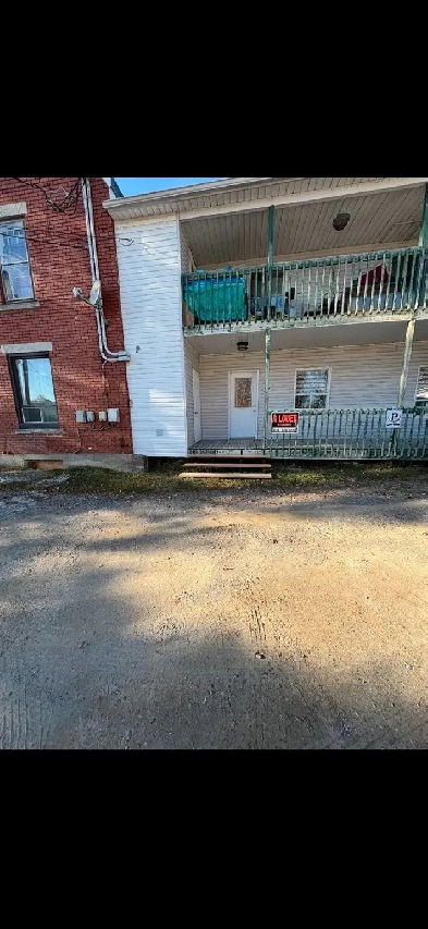 3 1/2 à louer Richmond Image# 2