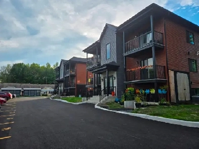 10 VICTORIA ST., LANCASTER, ON - EXEC STYLE 2 BDRM UNITS Image# 3