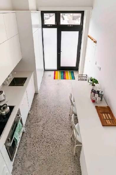 Tiny House Dovercourt & Hallam 3-4 mth Short-Term Image# 1