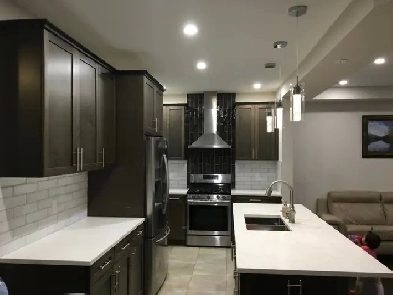 3 Bed   Den | 3 Bath | 4 Parking (2-Car Garage) | Detached house Image# 1