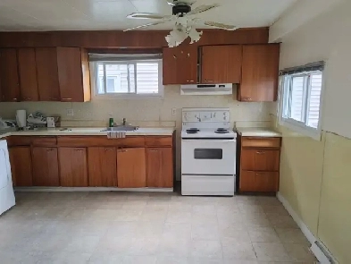 House available at $1650   Utilities. Image# 1