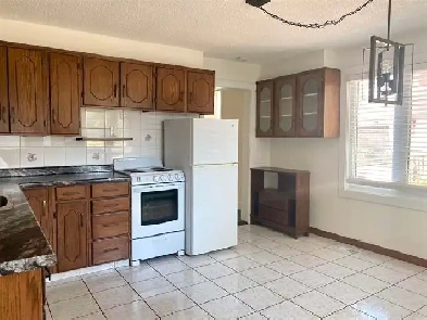 3 Beds 2 Baths house available for immediate move-in! Image# 1