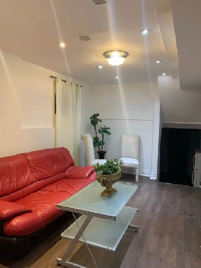 2 Bed, 1 Bath Walk-out near bsmnt  near Square One Image# 1