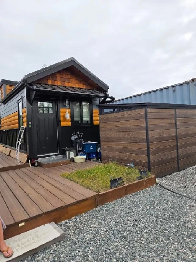 Beautiful tiny home, studio, sunroom and shed (Brand new) Image# 13
