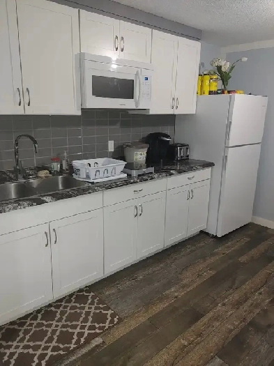 Room@Redstone NE, available Immediately, Male only Image# 1