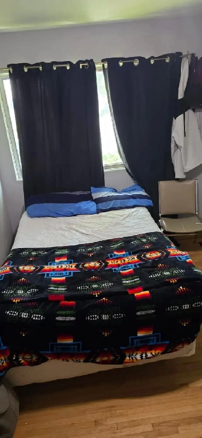 A Room Available Top Floor Walking Distance to the U. Regina Image# 4