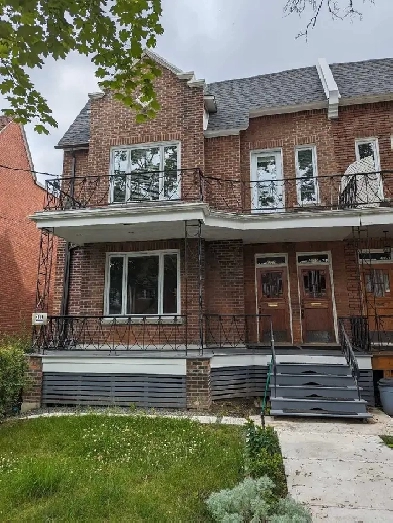 Room for rent in large apartment - Av Melrose - NDG Image# 1