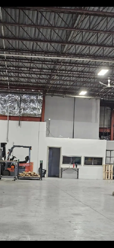 4000-5000 sqft available immediately! Image# 2