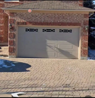 Car parking in driveway Mississauga heartland avail immediate Image# 1