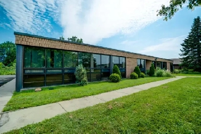 Suburban Office in Hyde Park with 90 Parking Spots! Image# 3