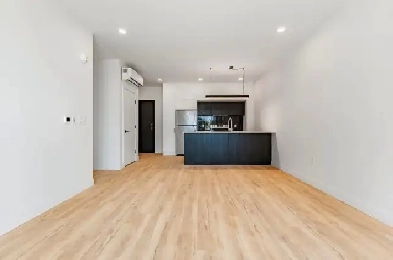 condo 4 1/2   bureau disponible à Saint-Jean-Sur-Richelieu Image# 8