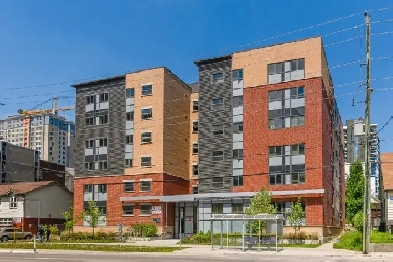 One Room Available in a 4-bed/4-bath Student Apartment Image# 1