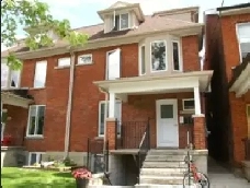 Bright large 2 bedroom Image# 1