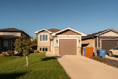 FOR SALE: Nearly New 4 Bd in Niverville! Image# 8