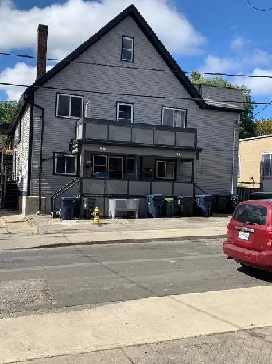 2 Bedroom Apartment at Dundas Street West and Lansdowne Image# 1